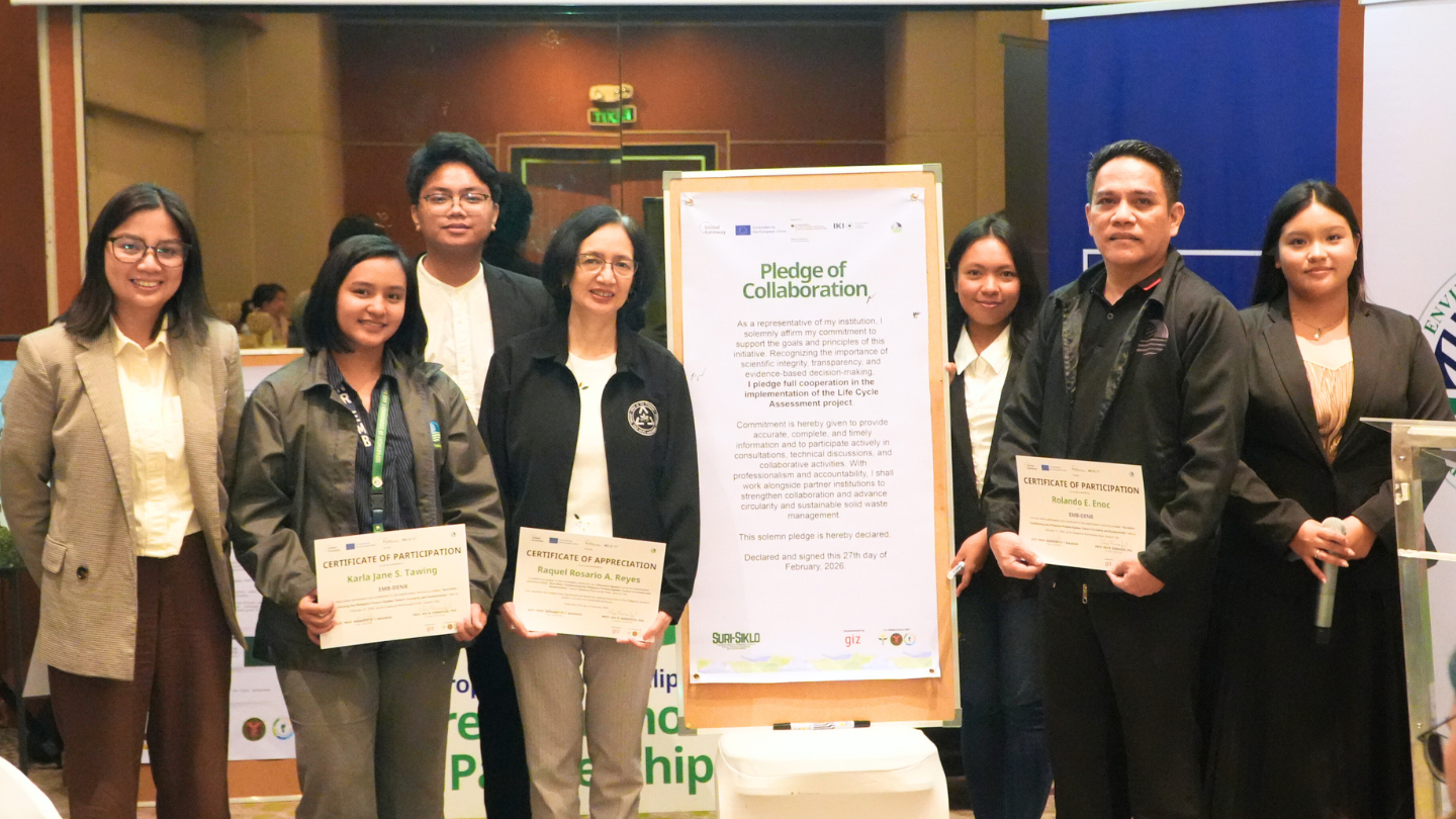 Stakeholders coming together to pledge collaboration for the implementation of LCA for NEAPs